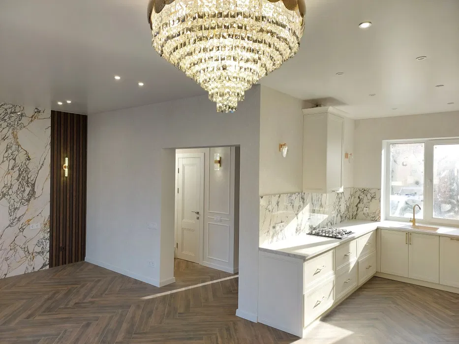 Фасад сучасного таунхауса в Агрономічному